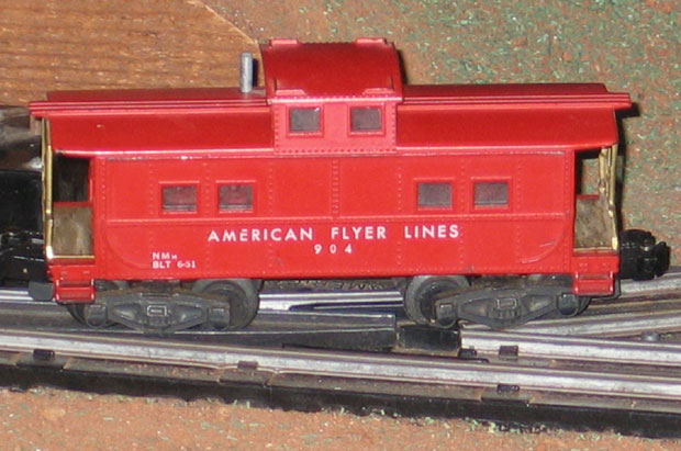 AMERICAN FLYER #638 RED CABOOSE w/link coupler 